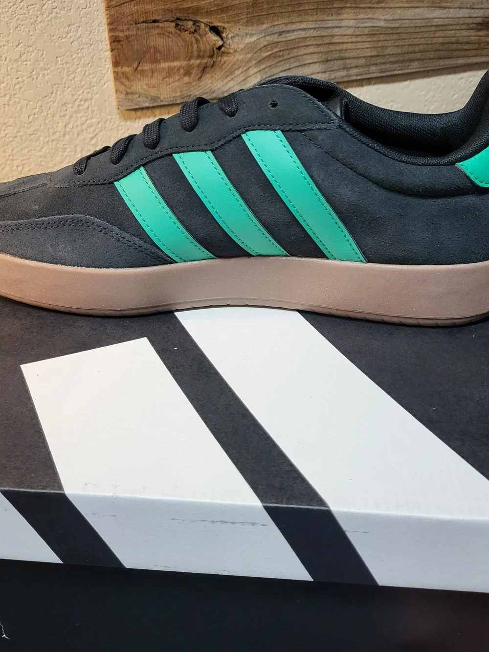 *NEW* Adidas Barreda Core Black Court Green Gum JR1326 Size Men’s 12 Women's 13